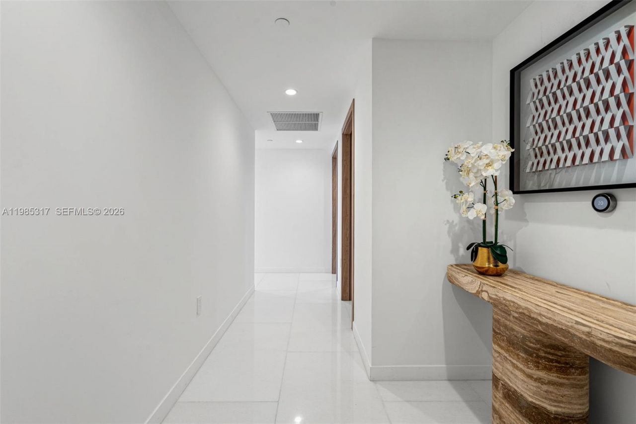 1135 103rd St , Unit 406, Bay Harbor Islands, FL 33154 Photo