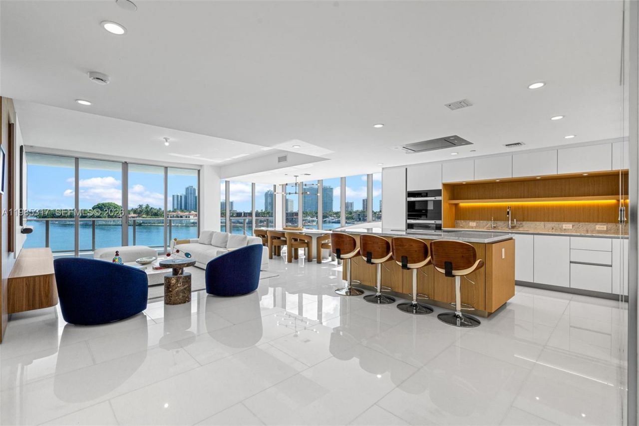 1135 103rd St , Unit 406, Bay Harbor Islands, FL 33154 Photo