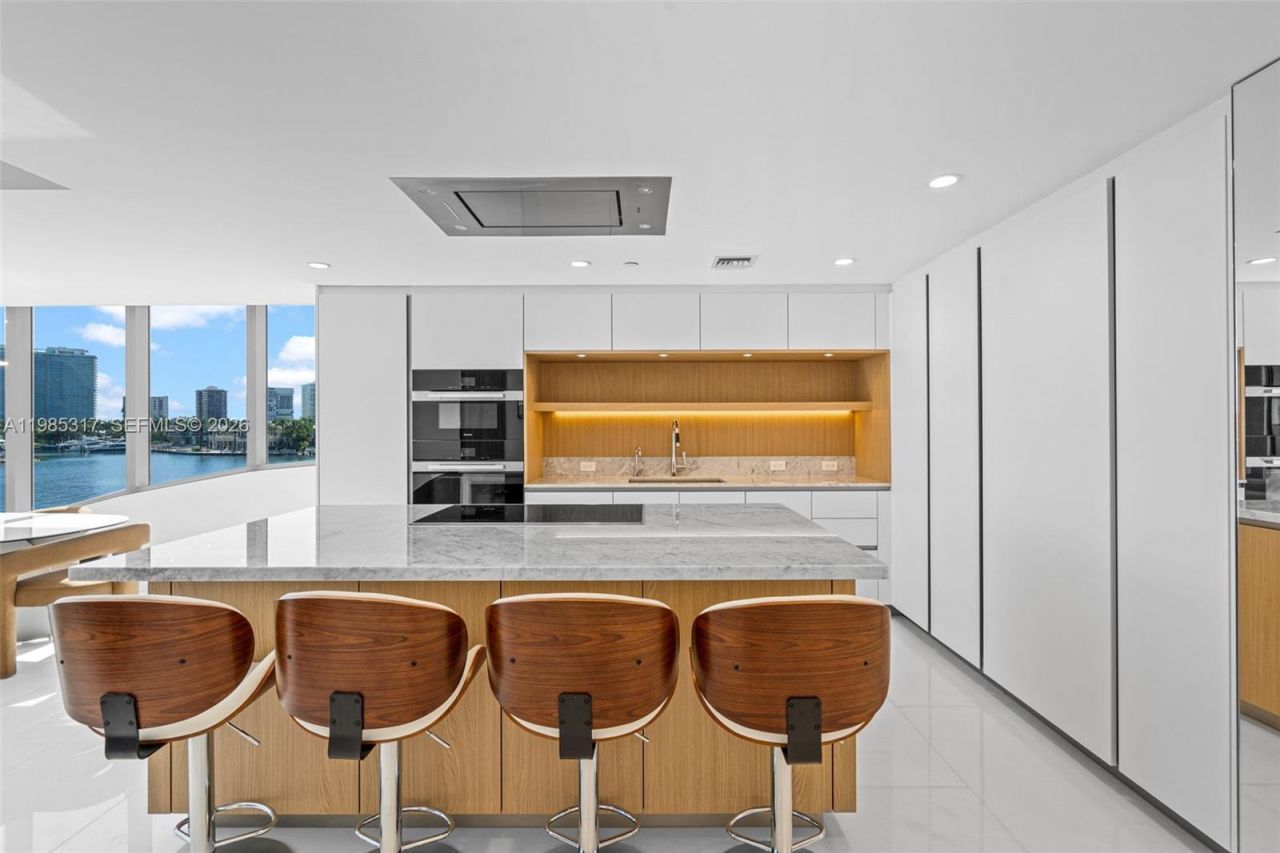 1135 103rd St , Unit 406, Bay Harbor Islands, FL 33154 Photo