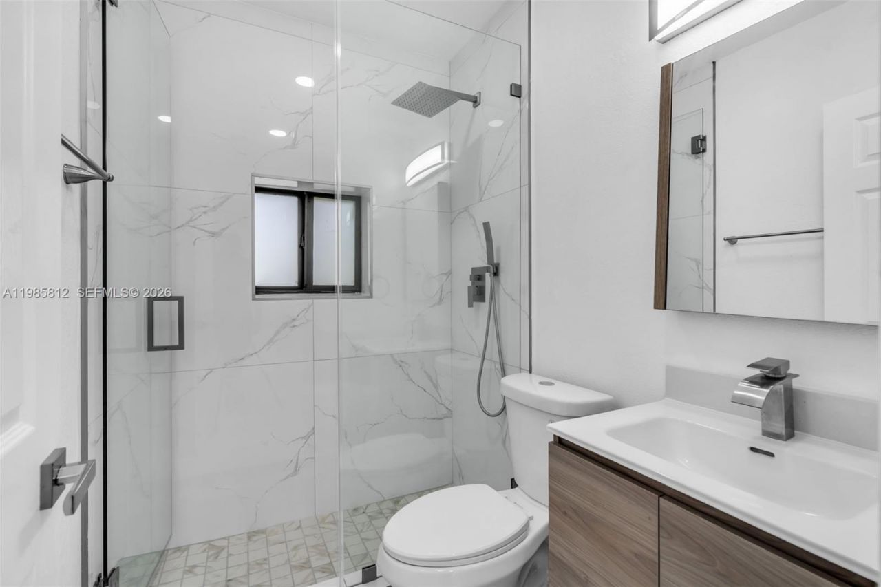 1010 NE 140th St , North Miami, FL 33161 Photo