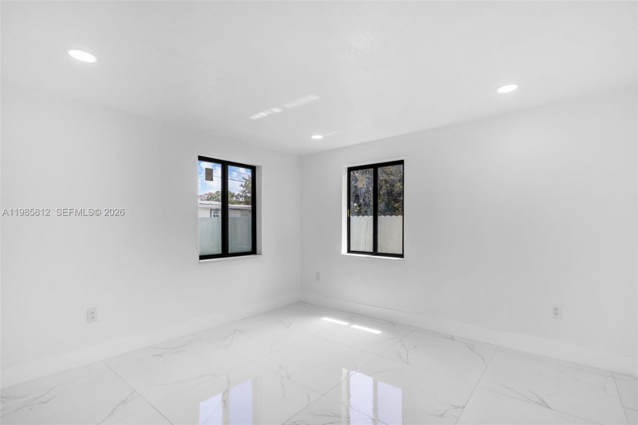 1010 NE 140th St , North Miami, FL 33161 Photo