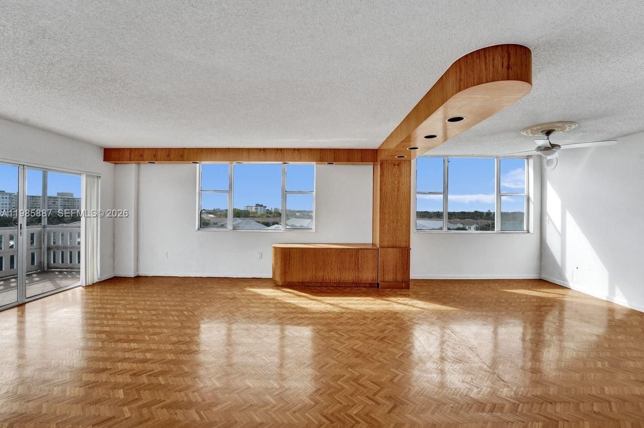 4001 Hillcrest Dr, Unit 602-4, Hollywood, FL 33021 Photo