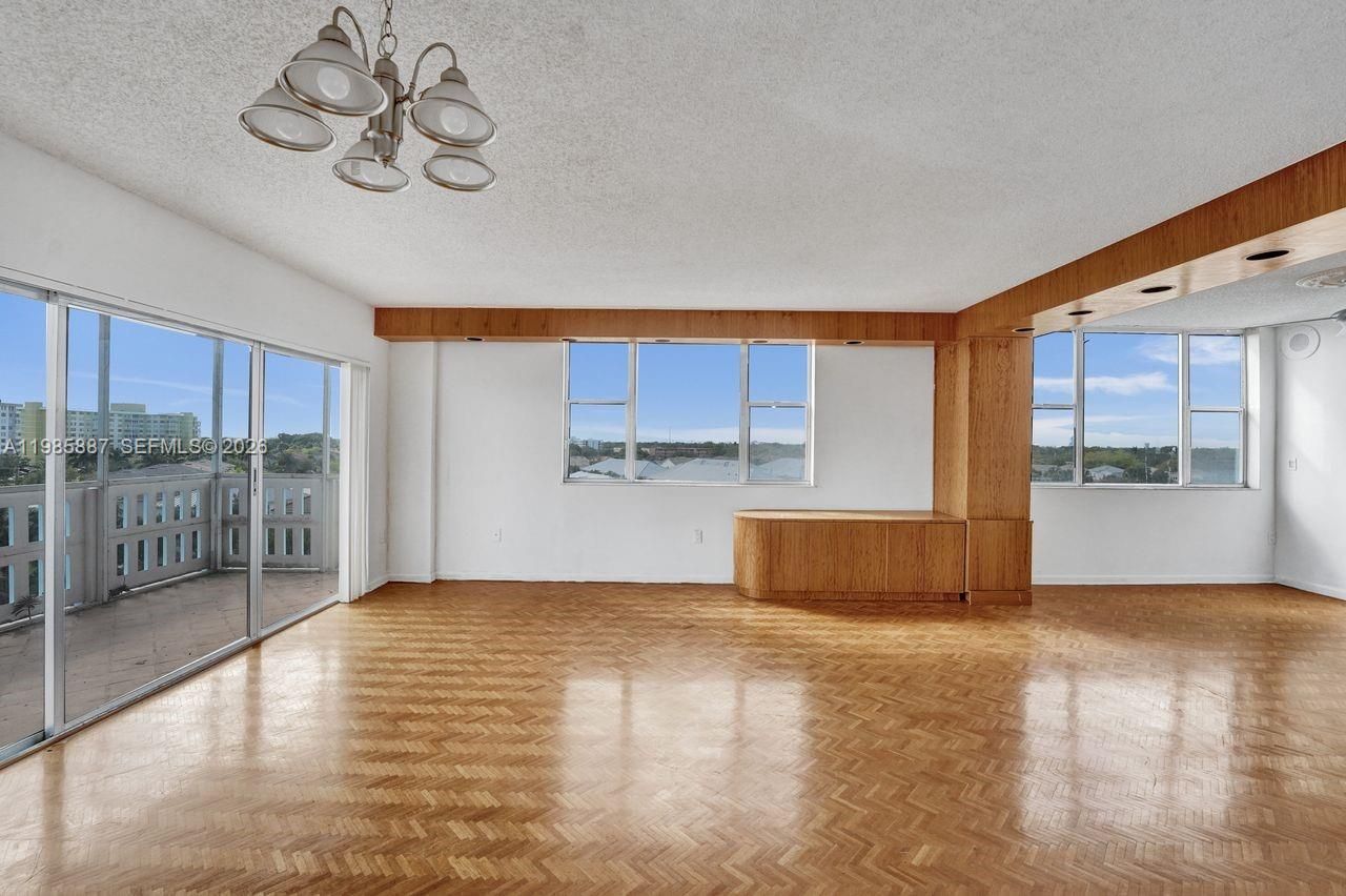 4001 Hillcrest Dr, Unit 602-4, Hollywood, FL 33021 Photo