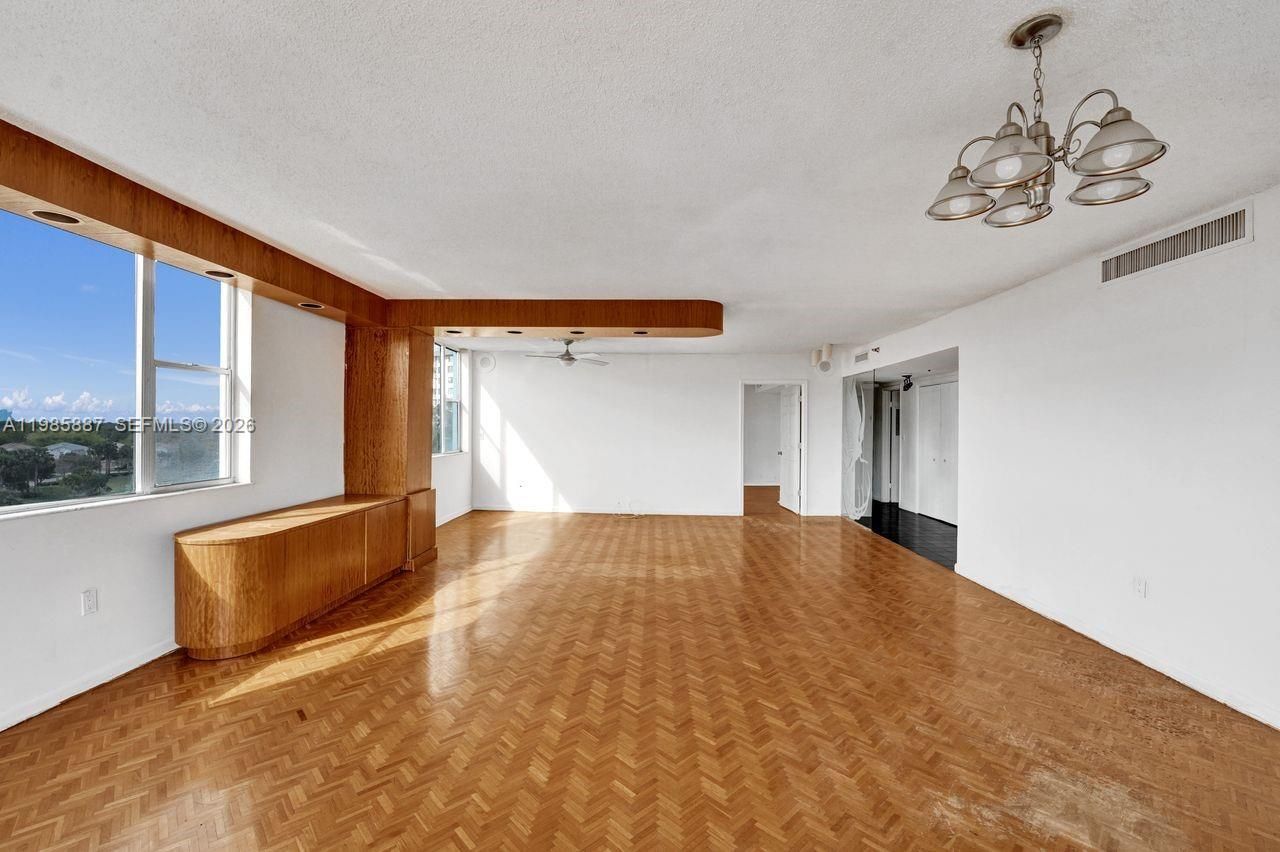 4001 Hillcrest Dr, Unit 602-4, Hollywood, FL 33021 Photo