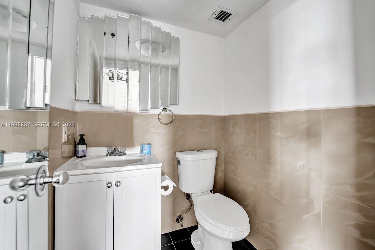 4001 Hillcrest Dr, Unit 602-4, Hollywood, FL 33021 Photo