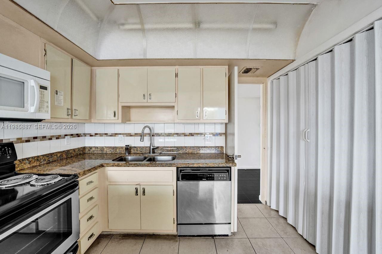 4001 Hillcrest Dr, Unit 602-4, Hollywood, FL 33021 Photo