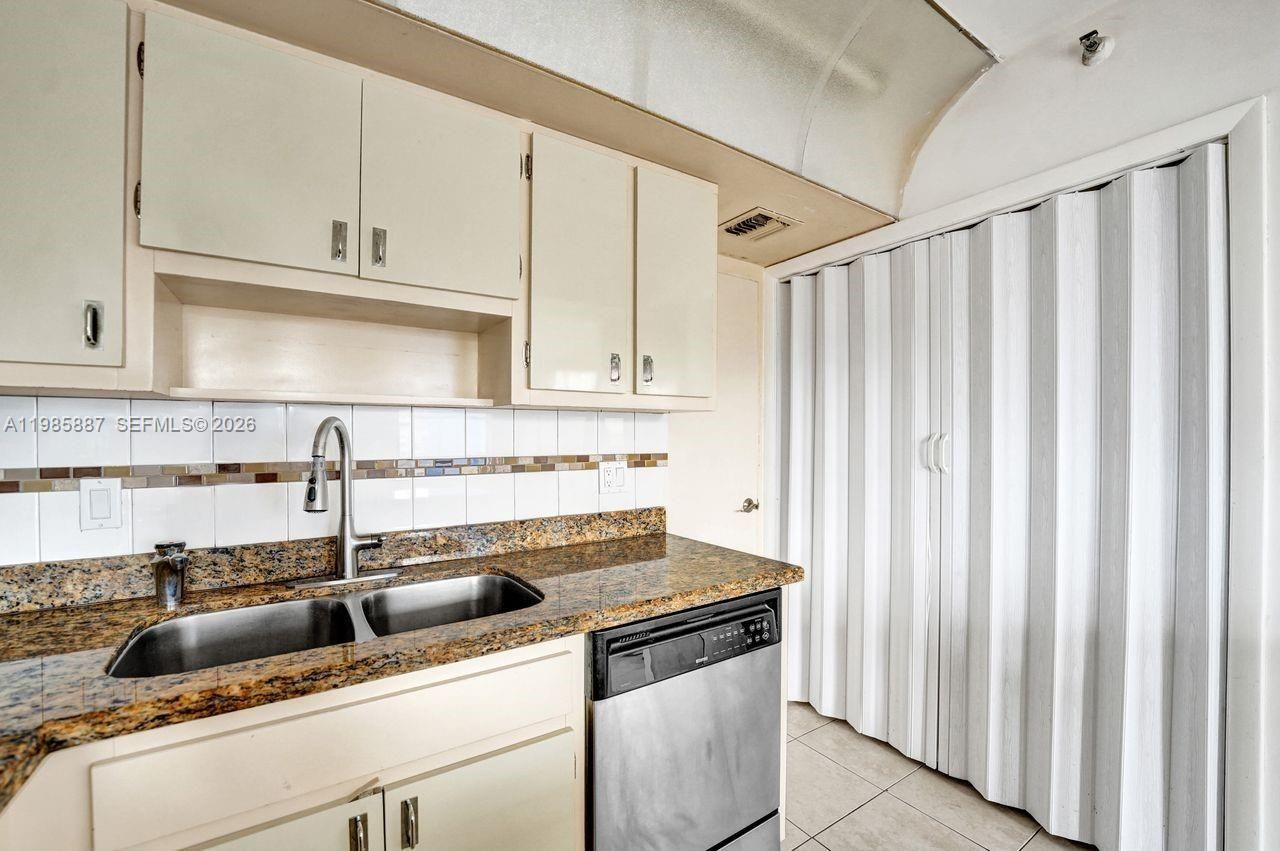 4001 Hillcrest Dr, Unit 602-4, Hollywood, FL 33021 Photo