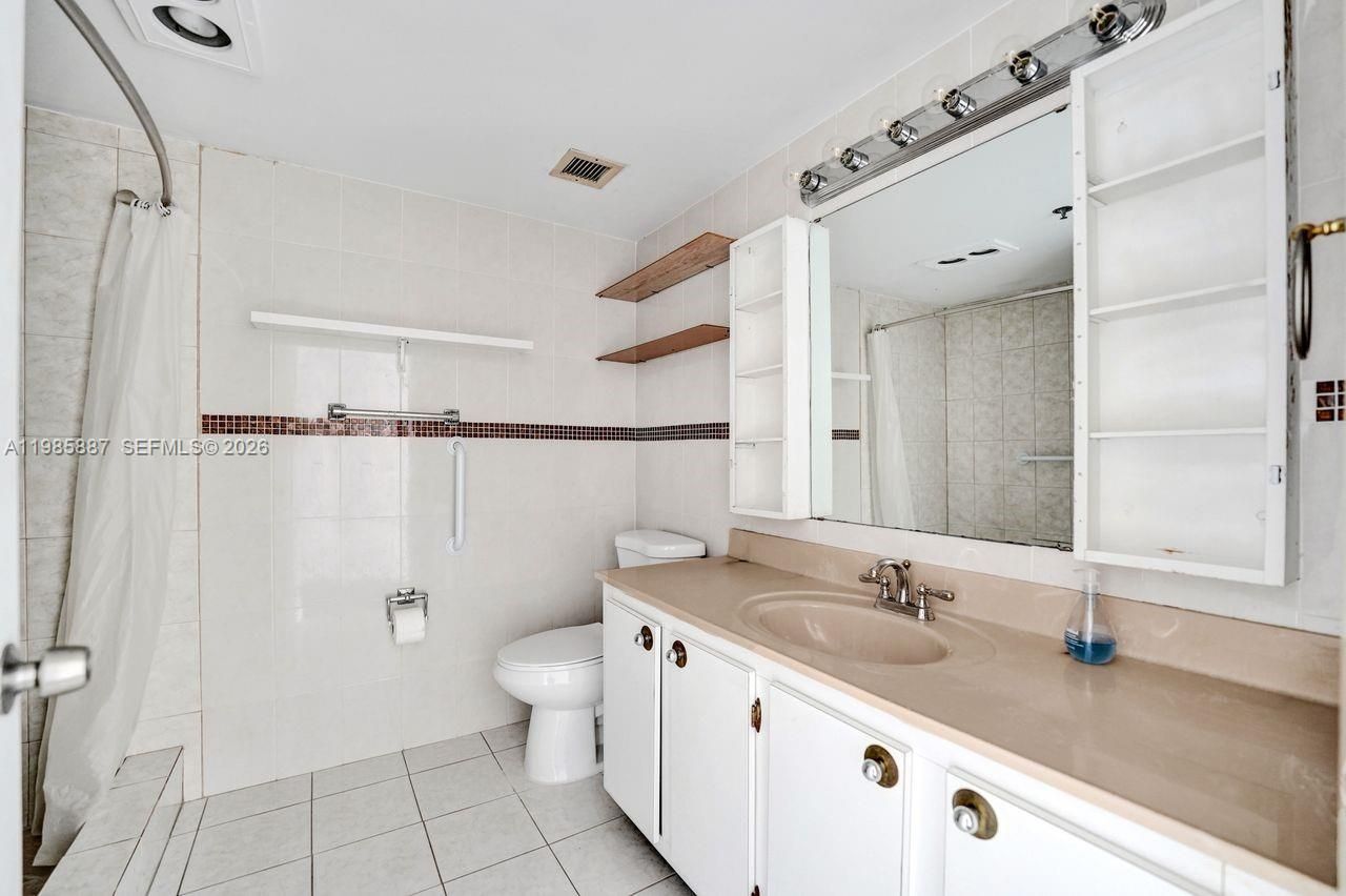 4001 Hillcrest Dr, Unit 602-4, Hollywood, FL 33021 Photo