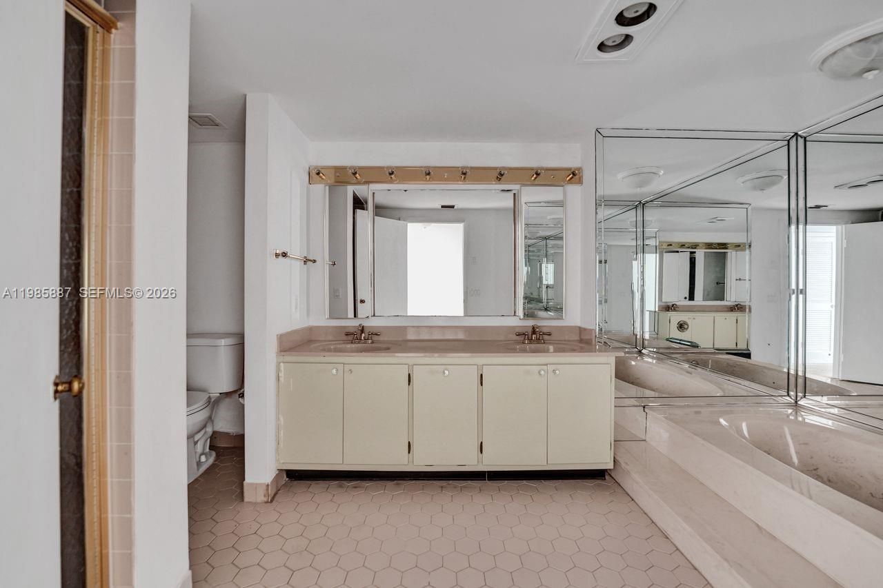 4001 Hillcrest Dr, Unit 602-4, Hollywood, FL 33021 Photo