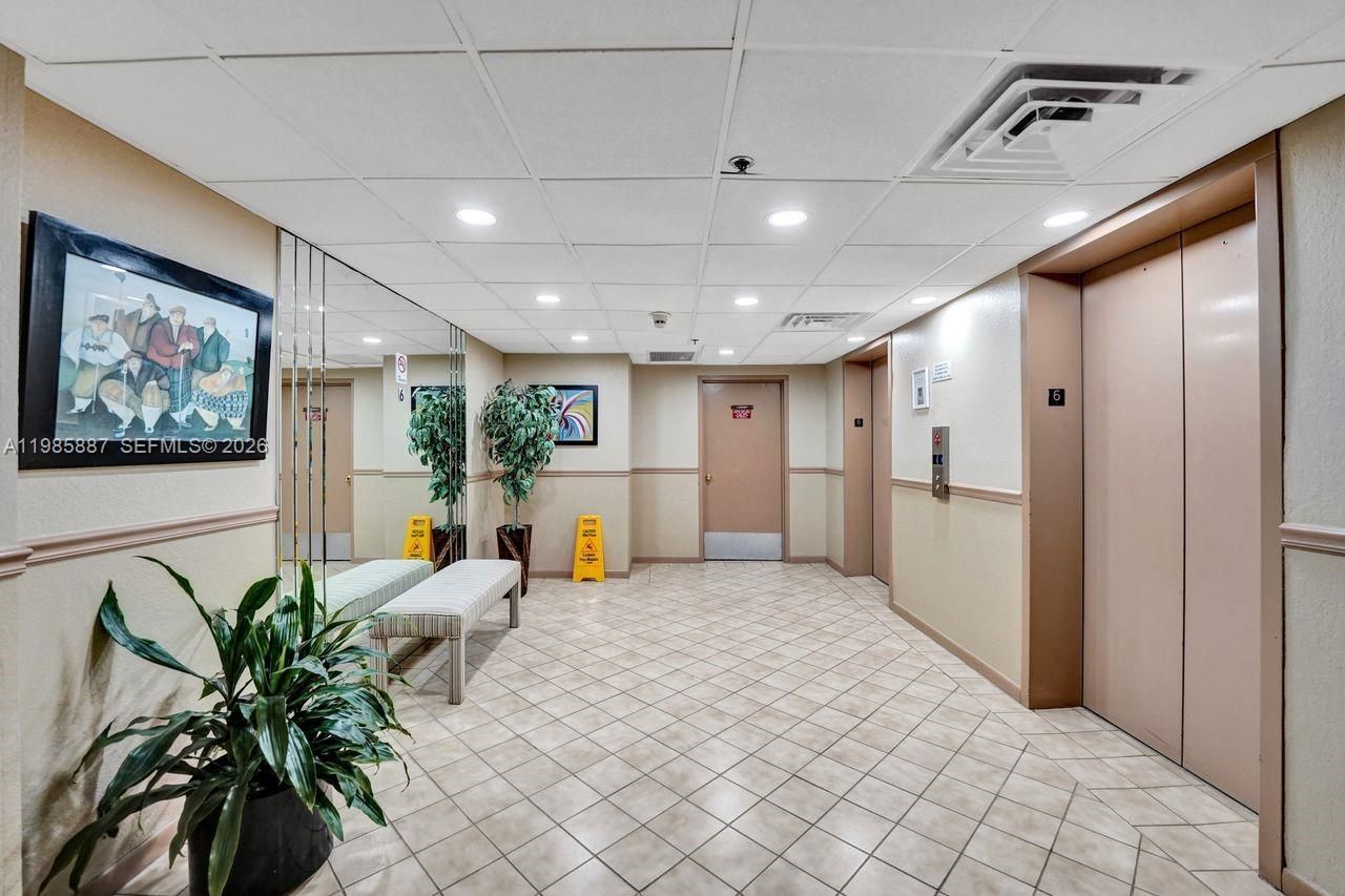 4001 Hillcrest Dr, Unit 602-4, Hollywood, FL 33021 Photo