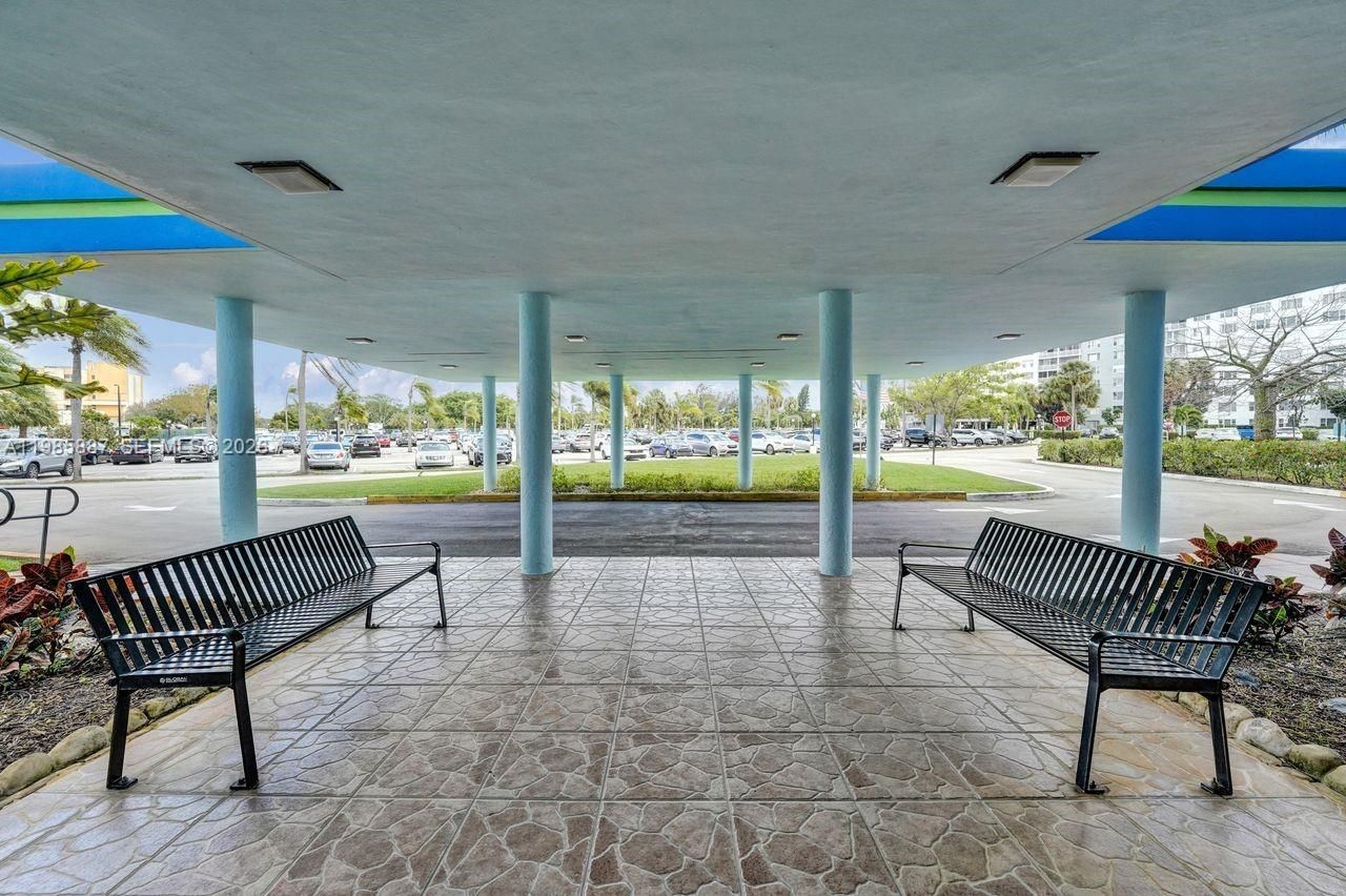 4001 Hillcrest Dr, Unit 602-4, Hollywood, FL 33021 Photo