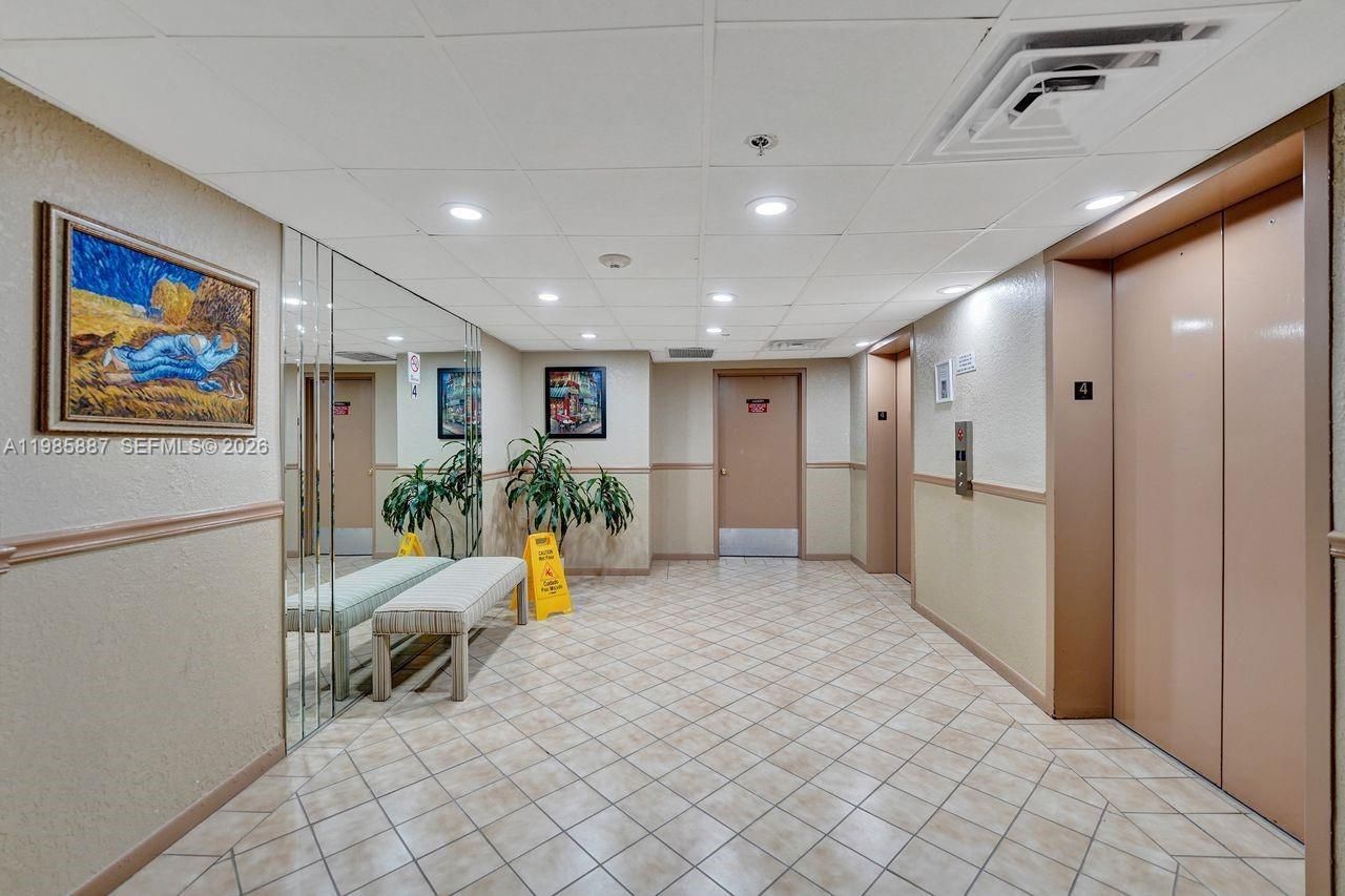 4001 Hillcrest Dr, Unit 602-4, Hollywood, FL 33021 Photo