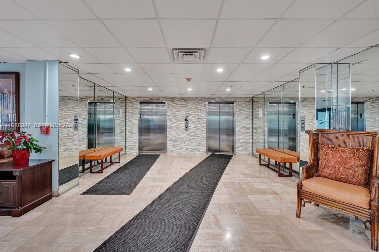 4001 Hillcrest Dr, Unit 602-4, Hollywood, FL 33021 Photo