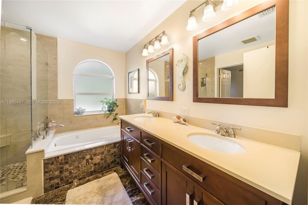 111 NW 151st Ave, Pembroke Pines, FL 33028 Photo