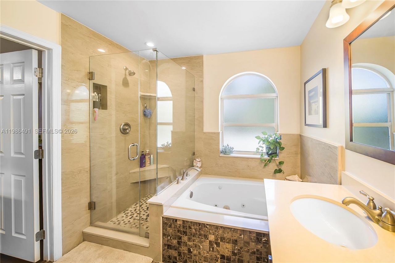 111 NW 151st Ave, Pembroke Pines, FL 33028 Photo