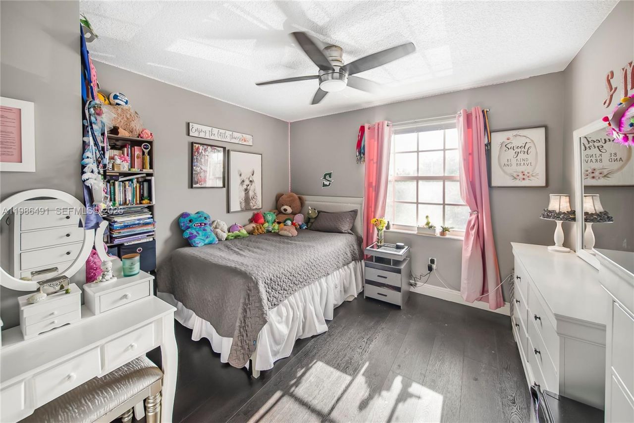 111 NW 151st Ave, Pembroke Pines, FL 33028 Photo