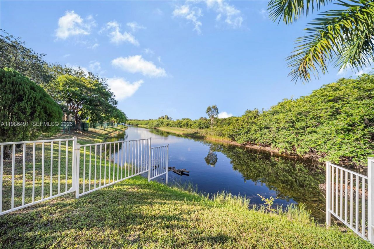 111 NW 151st Ave, Pembroke Pines, FL 33028 Photo