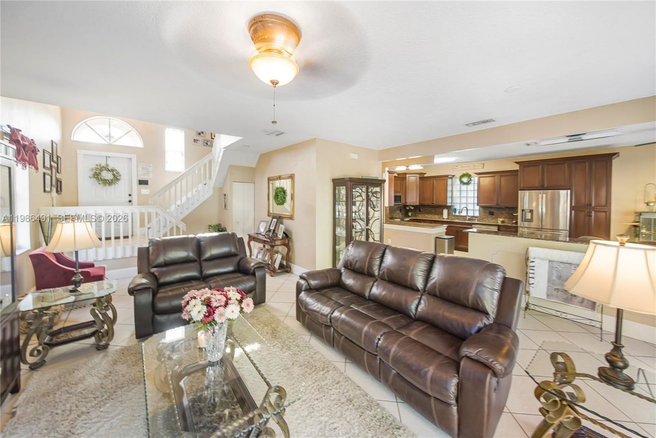 111 NW 151st Ave, Pembroke Pines, FL 33028 Photo