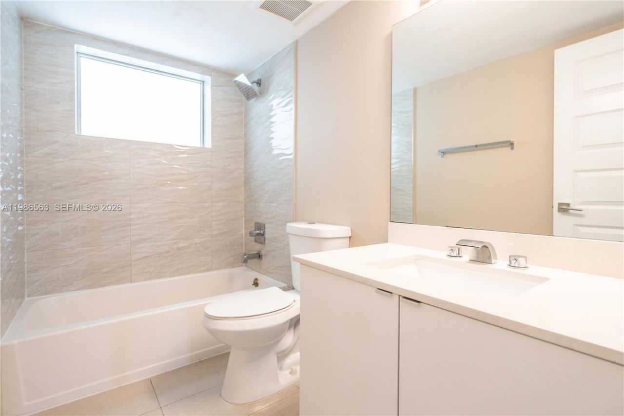 2400 NE 26th St, Unit 7, Fort Lauderdale, FL 33305 Photo