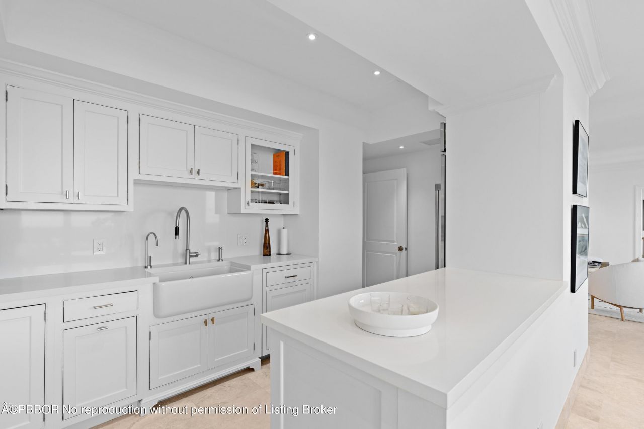 150 Bradley Place, Unit 615, Palm Beach, FL 33480 Photo