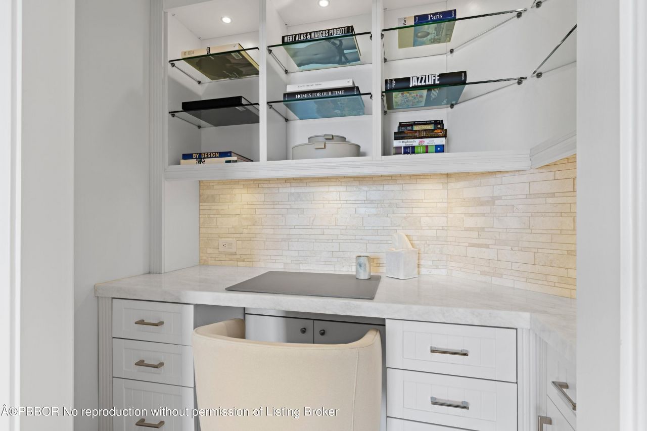 150 Bradley Place, Unit 615, Palm Beach, FL 33480 Photo