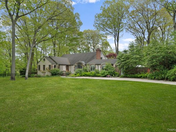 68 Flower Hill Road, Huntington, NY 11743