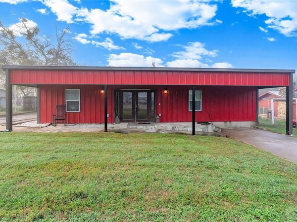 172 CR 1296 , Morgan, TX 76671