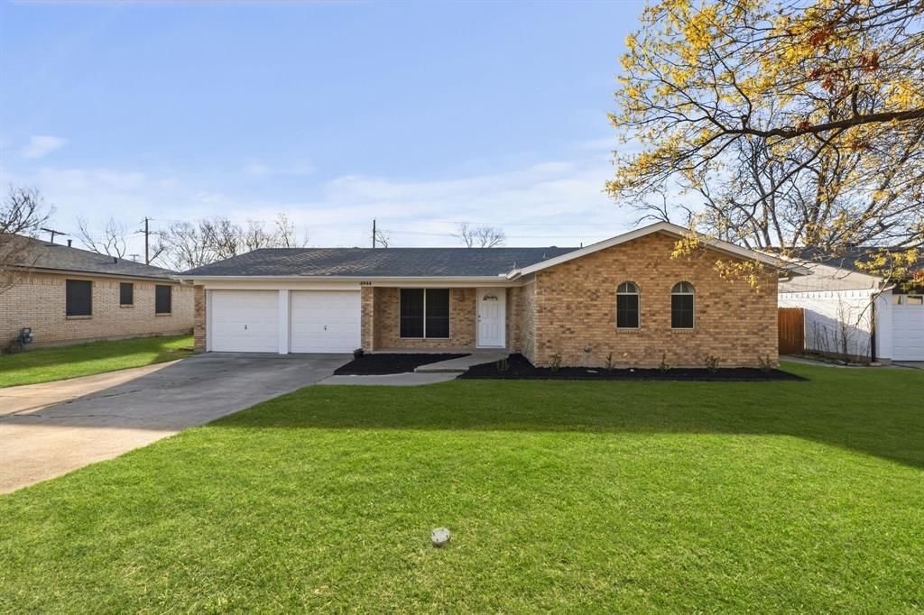 4944 Saucer Drive, Haltom City, TX 76117 Main Photo