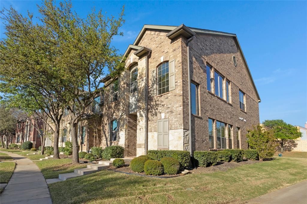 8740 Iron Horse, Irving, TX 75063 Main Photo