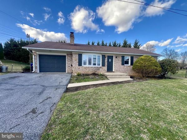 25 BIRCHWAY DRIVE, CHAMBERSBURG, PA 17202