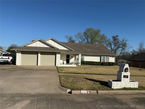 433 Keats Street , Muskogee, OK 74403
