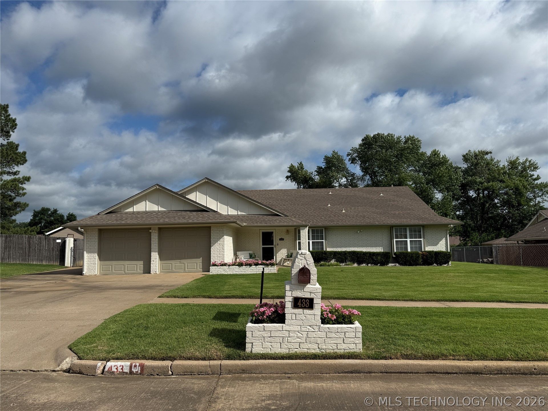 433 Keats Street, Muskogee, OK 74403 Main Photo