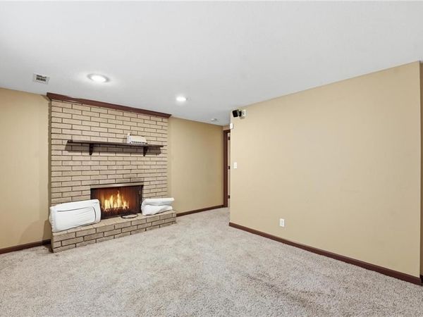 7806 NE 57th Street, Kansas City, MO 64119