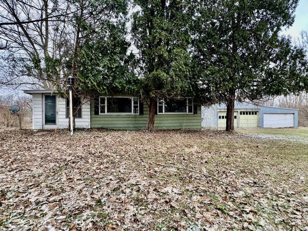 23707 15 Mile Road, Bellevue, MI 49021