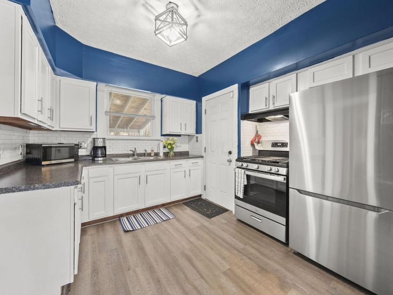 2127 Leonard Avenue, Columbus, OH 43219 Photo 2