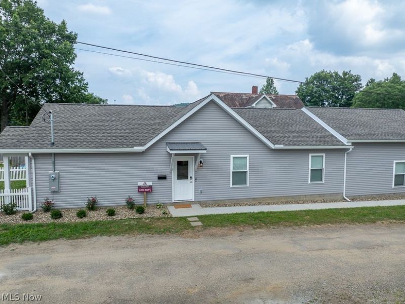 347 Ray Avenue NE, New Philadelphia, OH 44663 Photo 2