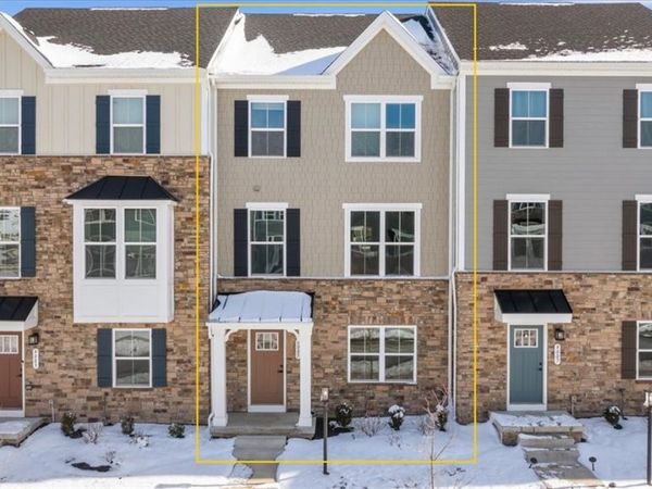 9005 Hickory Rd, Gibsonia, PA 15044