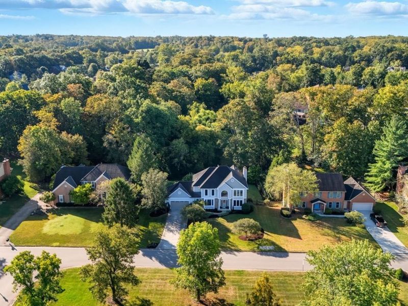 6649 Miami Trails Drive, Miami Twp, OH 45140 Photo 2