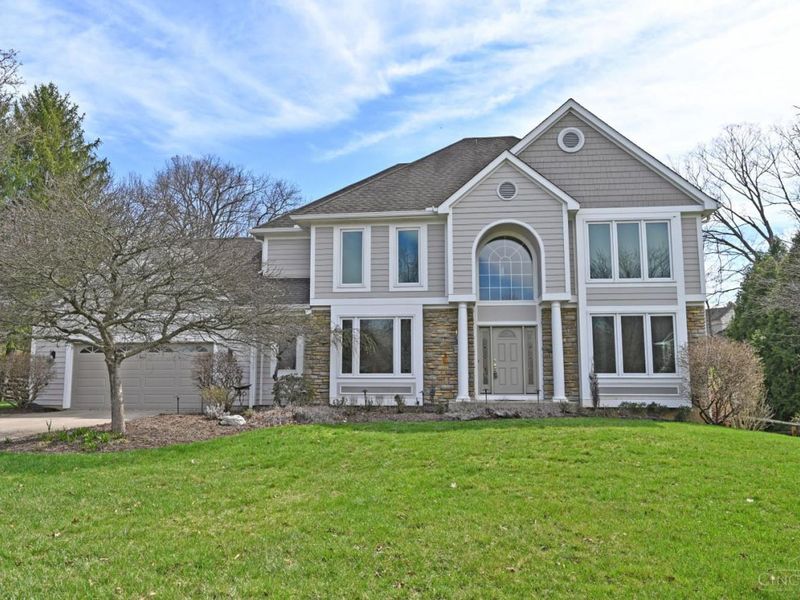 6649 Miami Trails Drive, Miami Twp, OH 45140 Photo 3