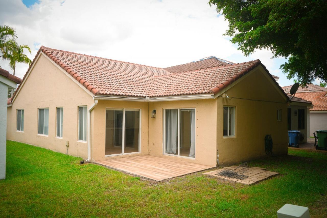 1261 Majesty Terrace, Weston, FL 33327 Photo