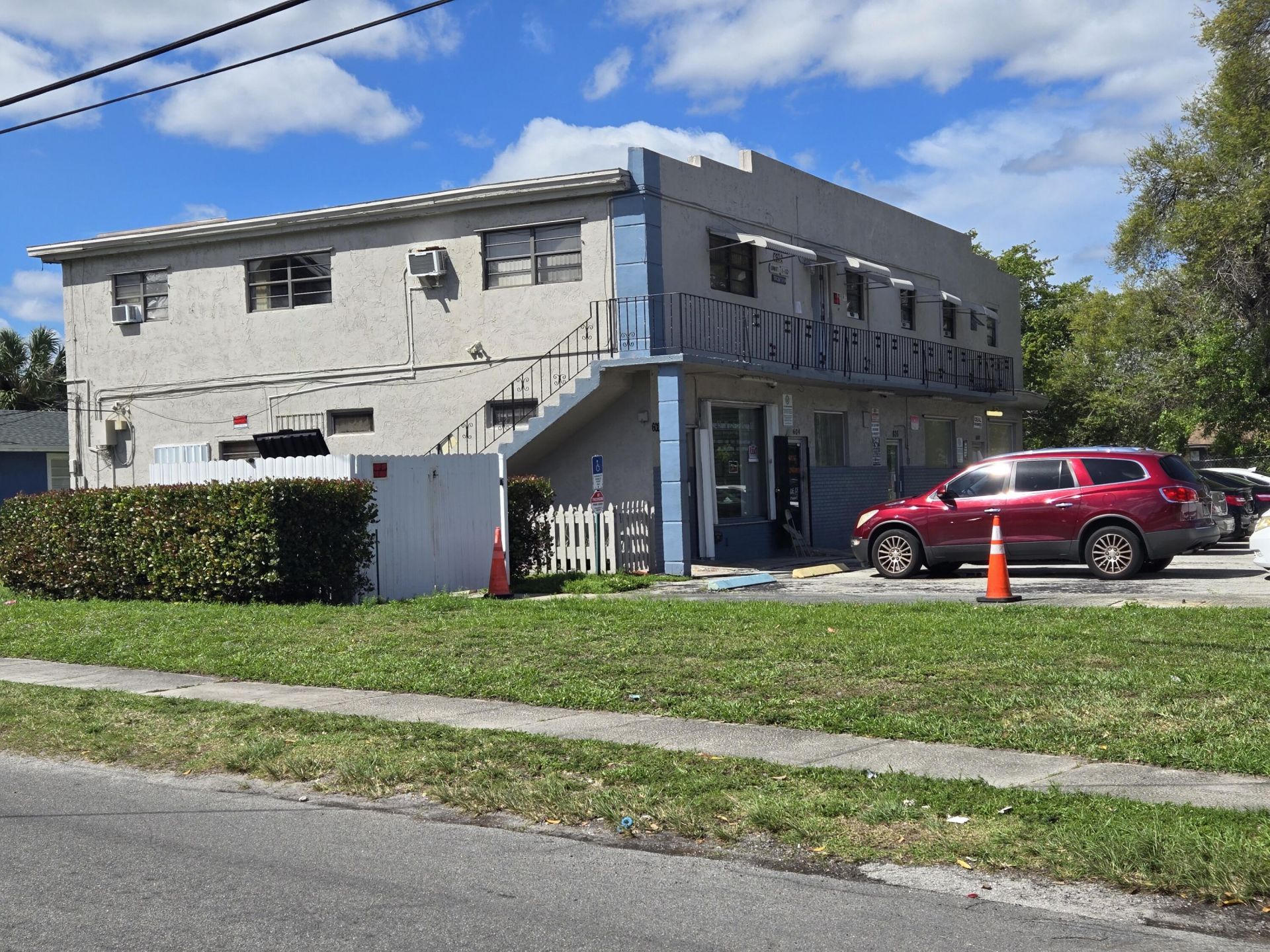 602 NW 1st Street, Dania Beach, FL 00000 Photo