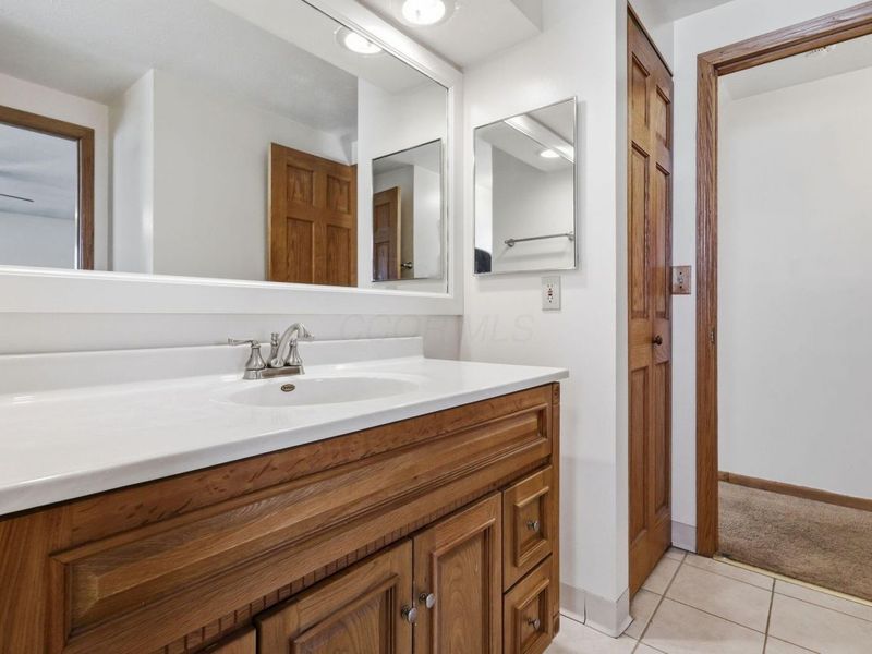 6050 Karl Road , Columbus, OH 43229 Photo 27