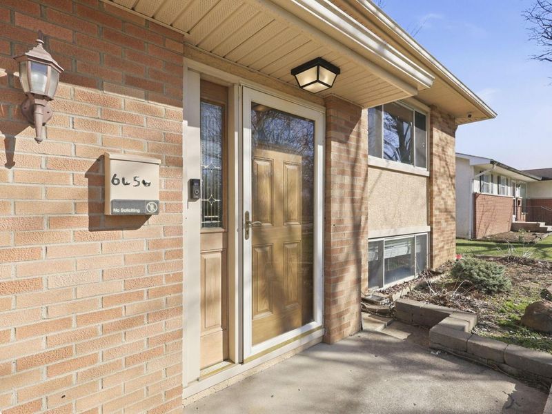 6050 Karl Road , Columbus, OH 43229 Photo 8