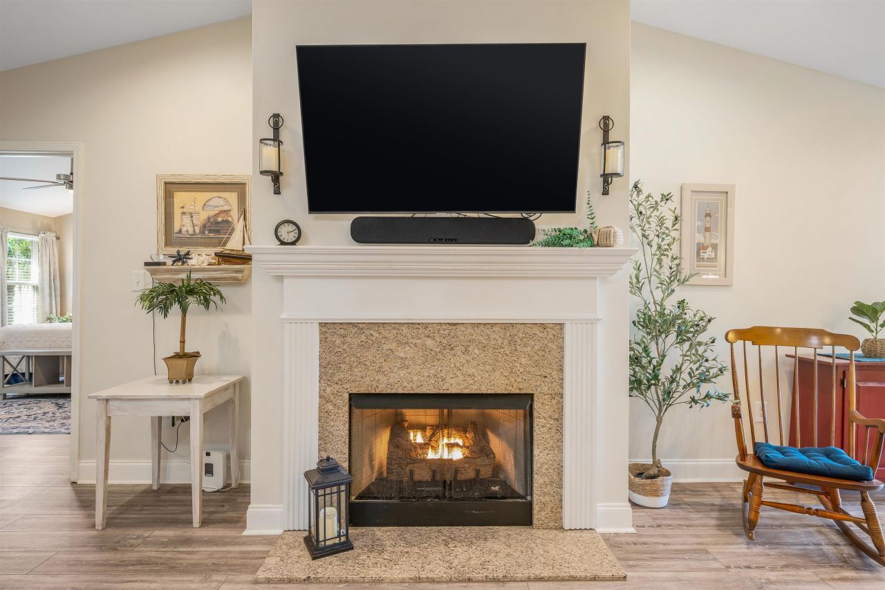 524 Shea Loop Photo 8