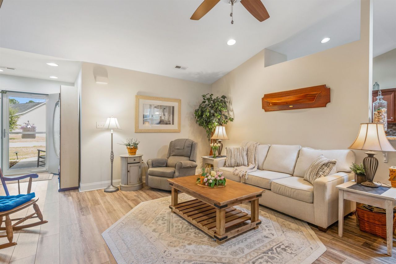 524 Shea Loop Photo 9