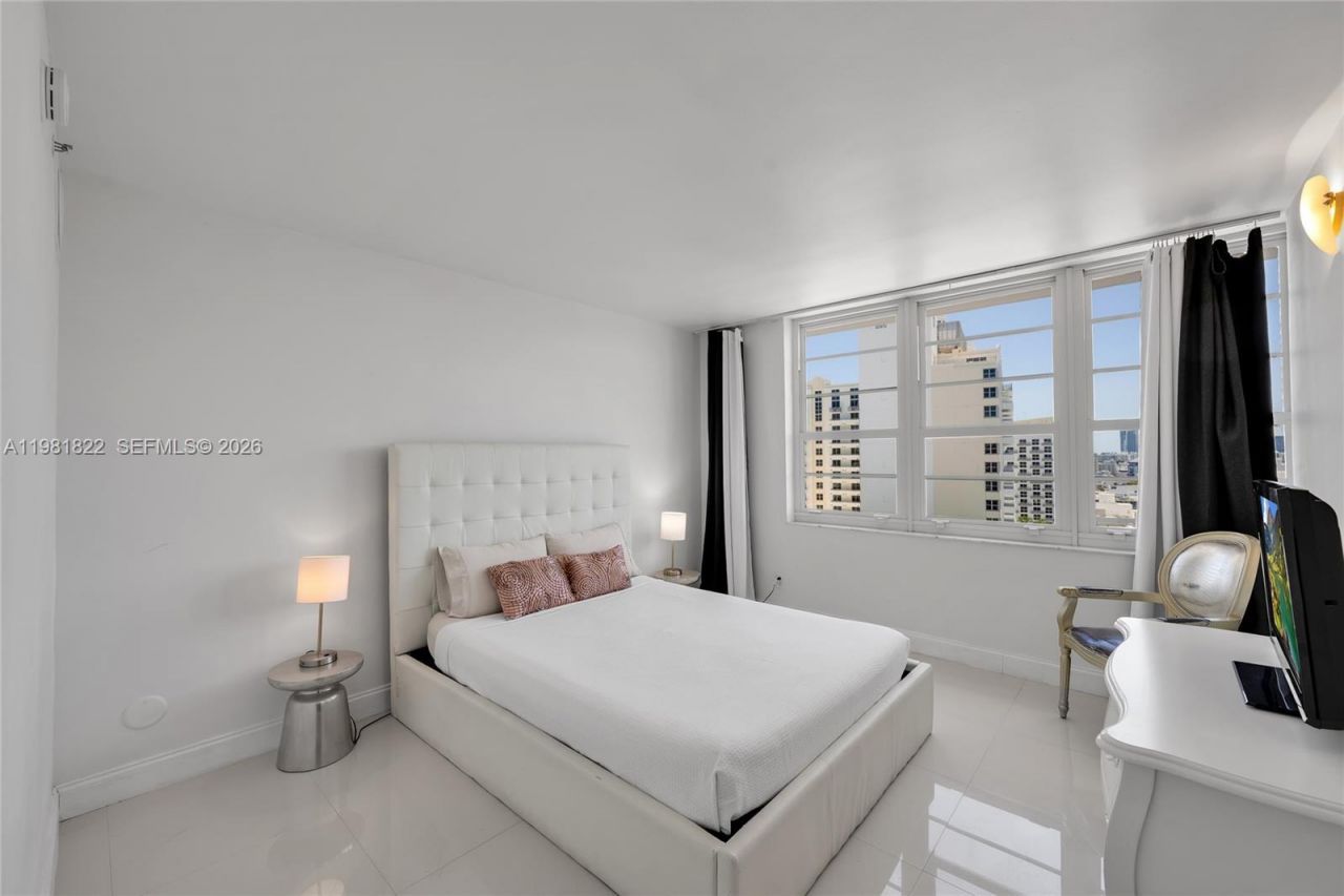 100 Lincoln Rd, Unit 1511, Miami Beach, FL 33139 Photo