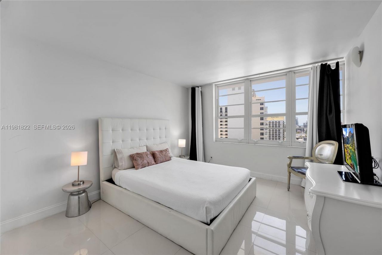 100 Lincoln Rd, Unit 1511, Miami Beach, FL 33139 Photo