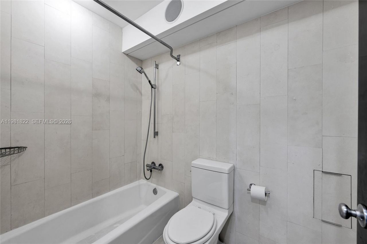 100 Lincoln Rd, Unit 1511, Miami Beach, FL 33139 Photo