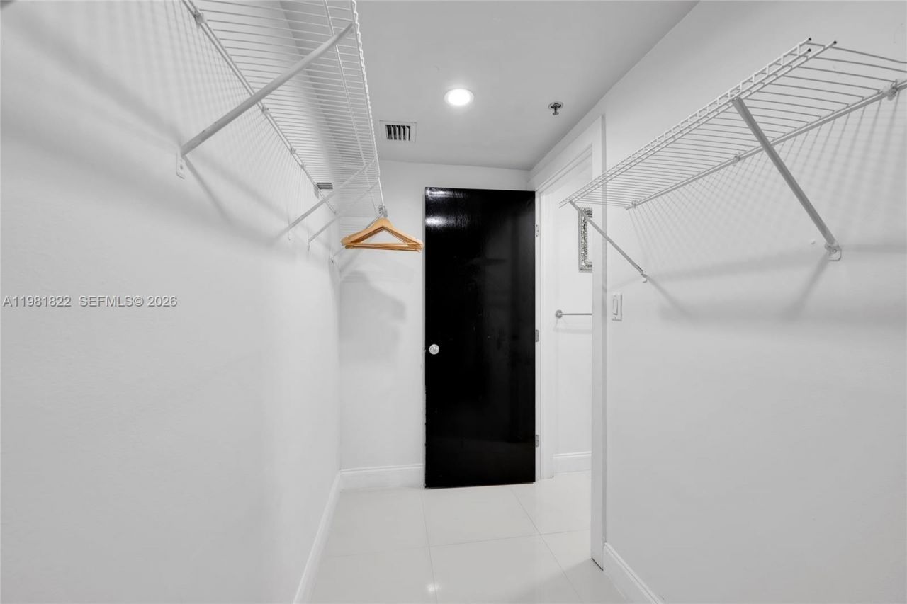 100 Lincoln Rd, Unit 1511, Miami Beach, FL 33139 Photo