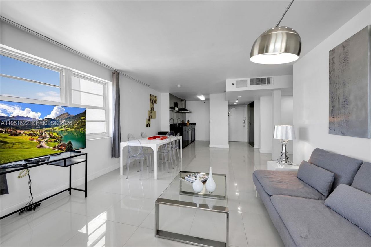 100 Lincoln Rd, Unit 1511, Miami Beach, FL 33139 Photo